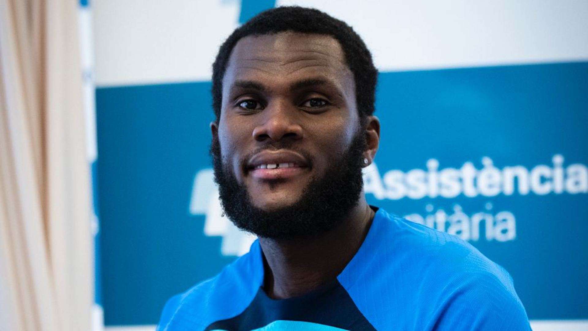 切尔西新援因出场时间有限与降薪问题心生不满纷纷表达不满情绪