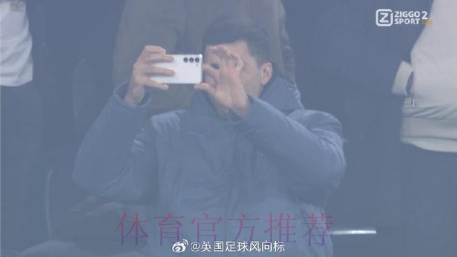 球迷呼吁签回C罗 老佛爷回答“他38岁了”后离开 球迷呼吁签回C罗 老佛爷回答“他38岁了”后离开